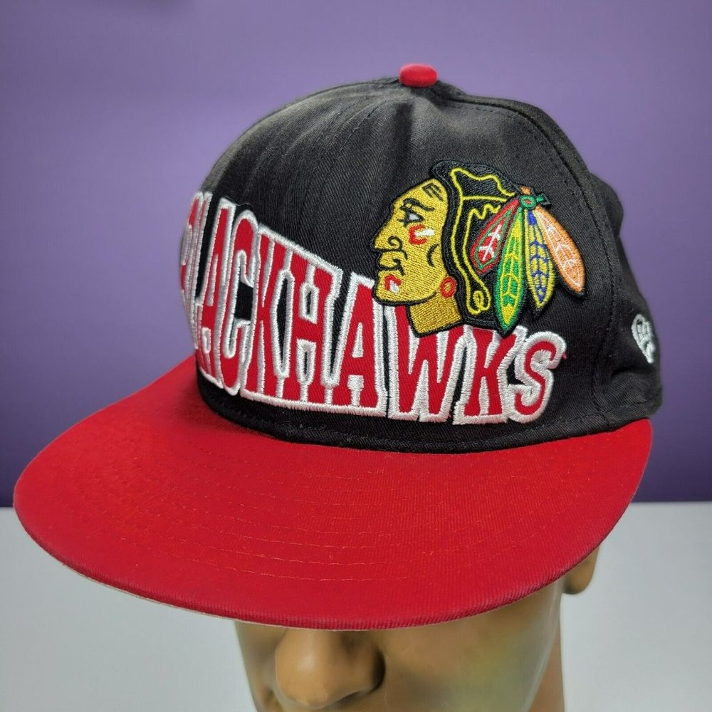 New Era Chicago Blackhawks Hockey Spellout Snap Back Hat Cap NHL *Damaged Clasp